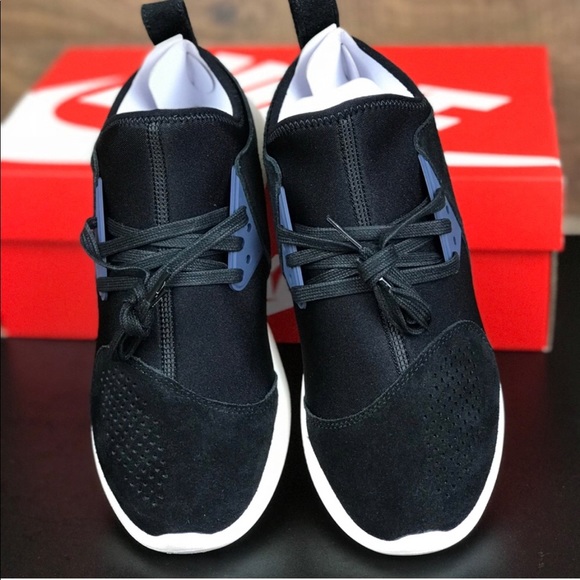NWT Nike Lunarcharge PRM Black WMNS - Picture 3 of 6